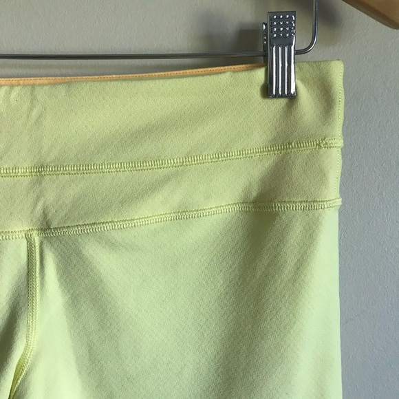 Rare Lululemon Bike Shorts 10” Solid Yellow Luon Size 8 Tall Medium - Picture 3 of 6